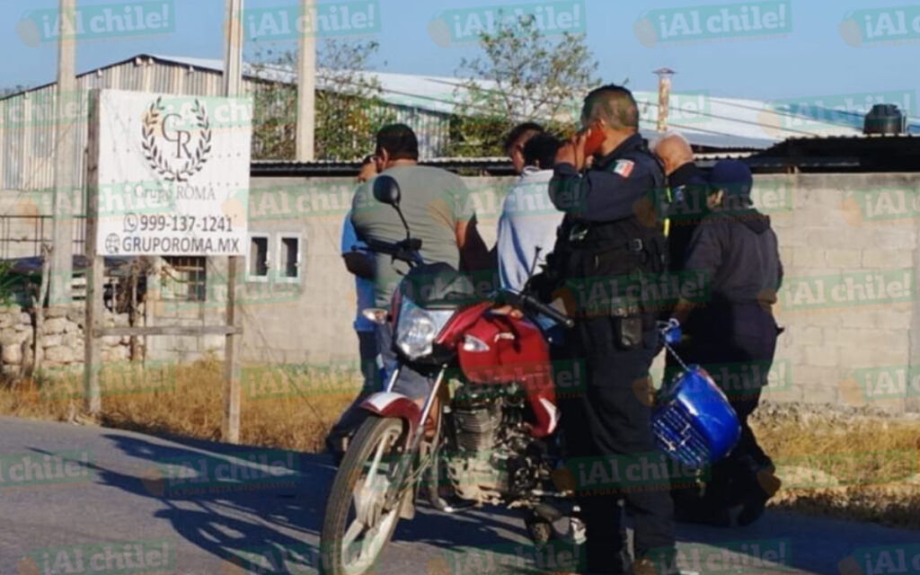 Debido a la falta de precaución del conductor de una combi, un hombre terminó lesionado; fue impacta (1)