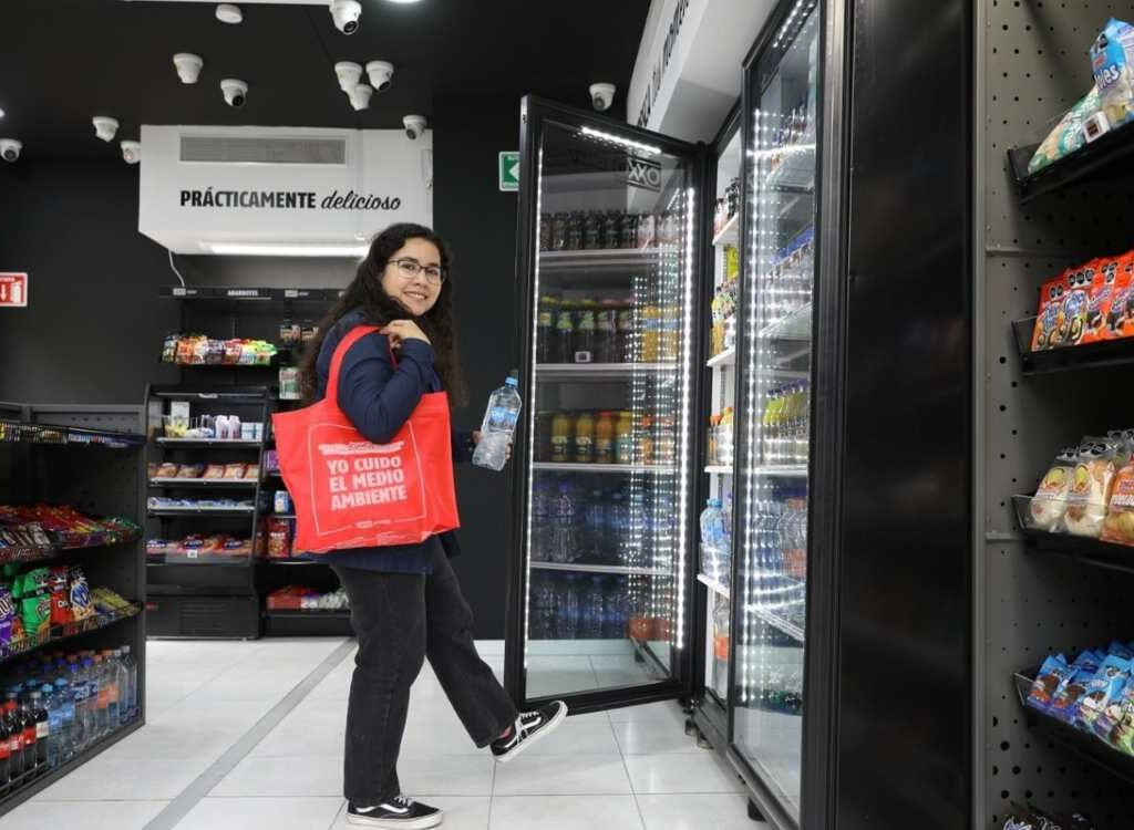 Para poder comprar por primera vez en esta tienda los clientes tendrán que: